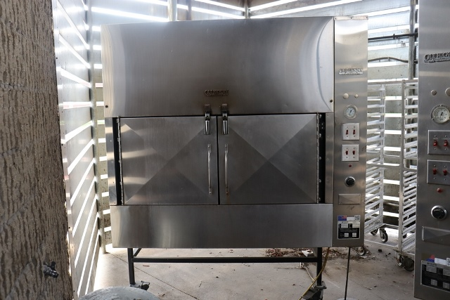 Item Image for 2 Smokers, Full Kitchen, Hi Dollar Signage & More