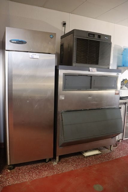 Item Image for 2 Smokers, Full Kitchen, Hi Dollar Signage & More