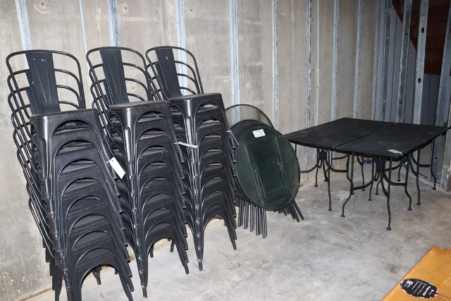 Item Image for 2 Smokers, Full Kitchen, Hi Dollar Signage & More
