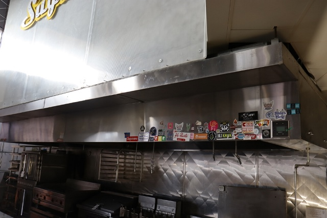 Item Image for 2 Smokers, Full Kitchen, Hi Dollar Signage & More