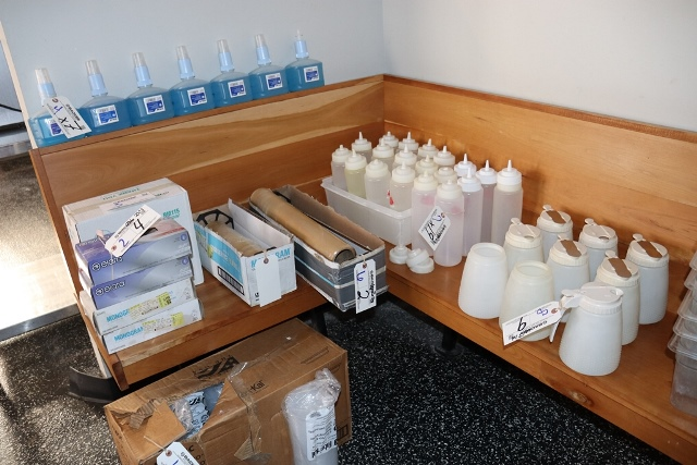 Item Image for 2 Smokers, Full Kitchen, Hi Dollar Signage & More