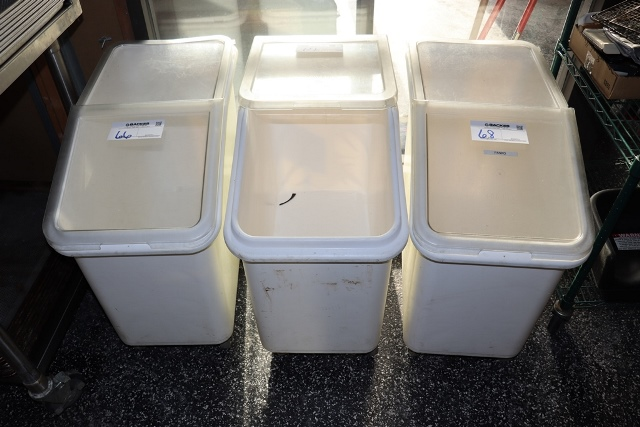 Item Image for 2 Smokers, Full Kitchen, Hi Dollar Signage & More