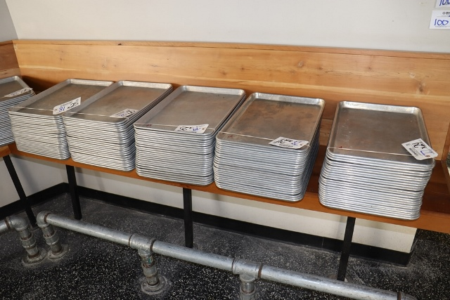 Item Image for 2 Smokers, Full Kitchen, Hi Dollar Signage & More