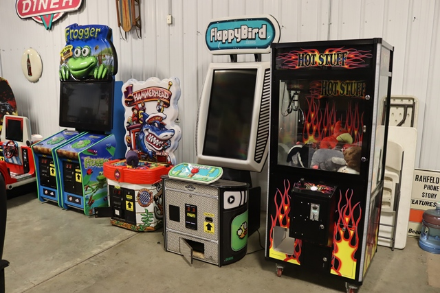 Item Image for Games - Decor - Pallet of LP's - Pizza - Kitchen Equipment - Tap Handle Collection
