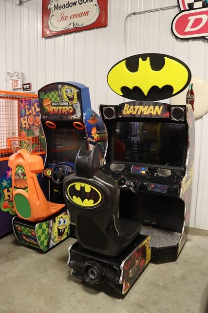 Item Image for Games - Decor - Pallet of LP's - Pizza - Kitchen Equipment - Tap Handle Collection