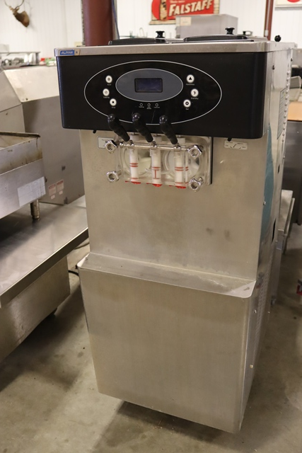 Item Image for Games - Decor - Pallet of LP's - Pizza - Kitchen Equipment - Tap Handle Collection