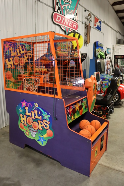 Item Image for Games - Decor - Pallet of LP's - Pizza - Kitchen Equipment - Tap Handle Collection