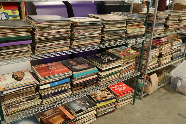 Item Image for Games - Decor - Pallet of LP's - Pizza - Kitchen Equipment - Tap Handle Collection
