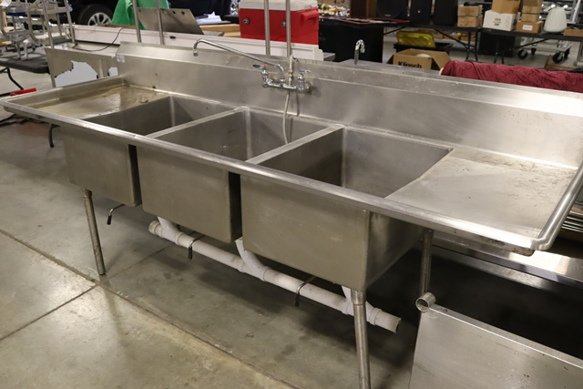 Item Image for Games - Decor - Pallet of LP's - Pizza - Kitchen Equipment - Tap Handle Collection
