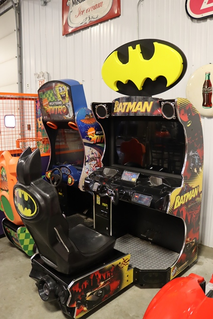 Item Image for Games - Decor - Pallet of LP's - Pizza - Kitchen Equipment - Tap Handle Collection