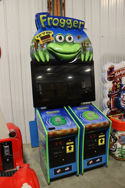 Item Image for Games - Decor - Pallet of LP's - Pizza - Kitchen Equipment - Tap Handle Collection