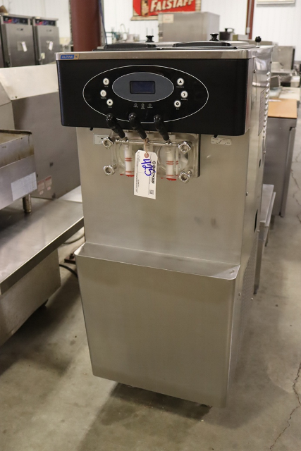 Item Image for Games - Decor - Pallet of LP's - Pizza - Kitchen Equipment - Tap Handle Collection