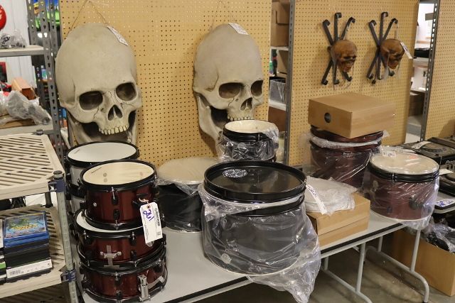 Item Image for Games - Decor - Pallet of LP's - Pizza - Kitchen Equipment - Tap Handle Collection