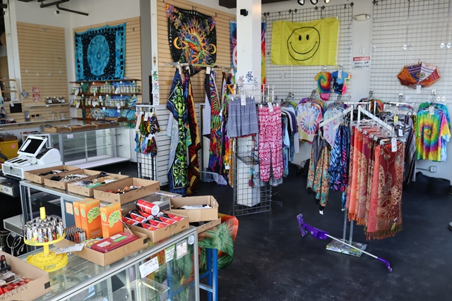 Item Image for Retail store with inventory and displays