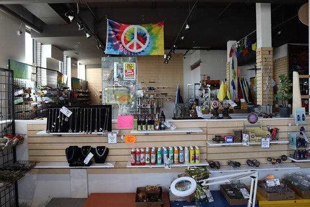 Item Image for Retail store with inventory and displays