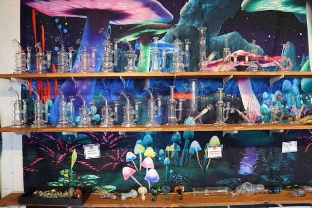 Item Image for Retail store with inventory and displays