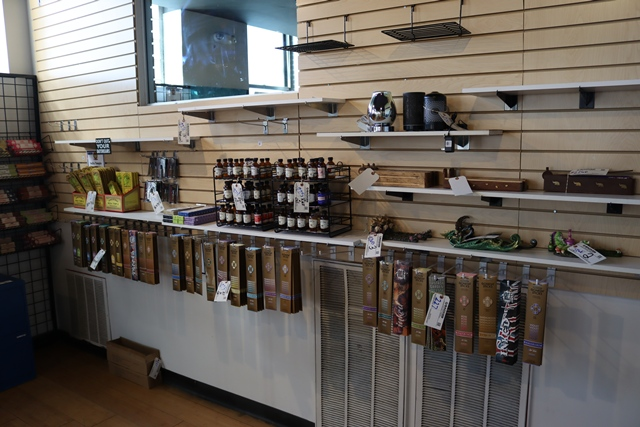 Item Image for Retail store with inventory and displays