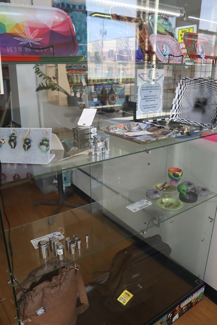 Item Image for Retail store with inventory and displays