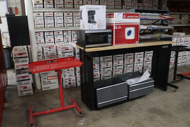 Item Image for Huge Offering of Hand & Power Tools, Woodworking & Shop Equipment - Oils & Lubricants