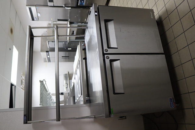 Item Image for Fantastic Like New Walk-In Coolers, Refrigeration, Complete Beer Tap System, Restaurant & Seating Online Auction