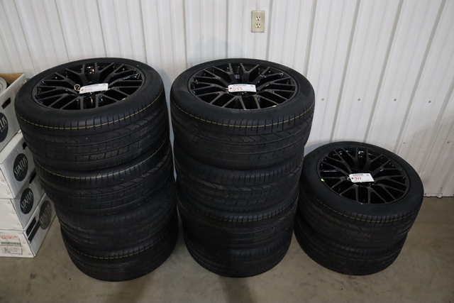 Item Image for New Tires, Clothing, Filters, Oils, Lubricants - 770 Lots!