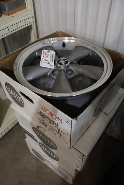 Item Image for New Tires, Clothing, Filters, Oils, Lubricants - 770 Lots!
