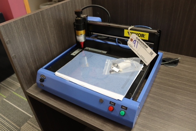 Item Image for Fantastic, Like NEW Embroidery Machine