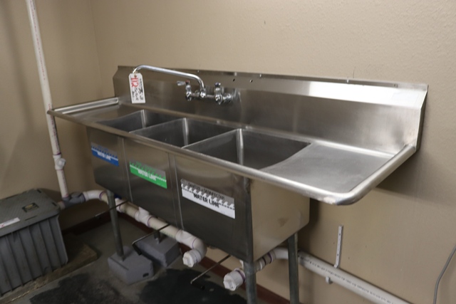 Item Image for Walk-In Cooler, Micro Matic Tap System, Refrigeration, & Bar Seating