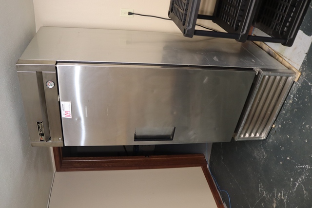 Item Image for Walk-In Cooler, Micro Matic Tap System, Refrigeration, & Bar Seating