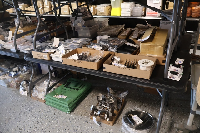 Item Image for Brand new small wares! Over 650 total lots!