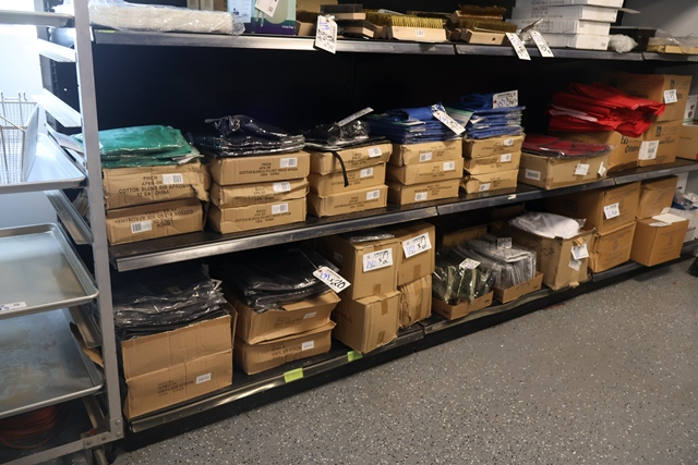 Item Image for Brand new small wares! Over 650 total lots!