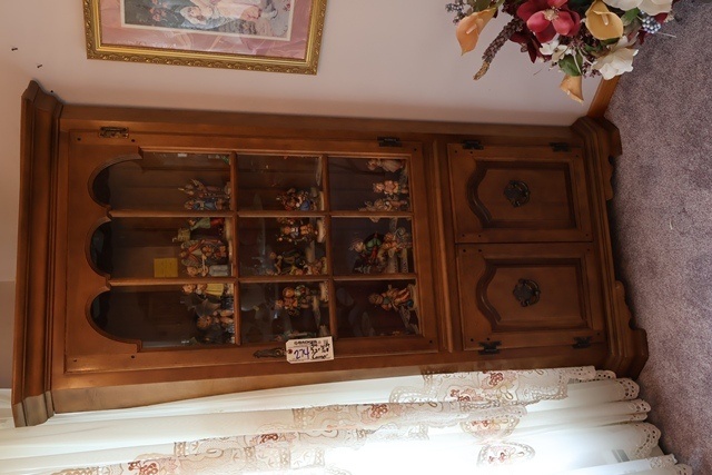 Item Image for Hummels/Goebel - Barbie - Princess Diana - Furniture
