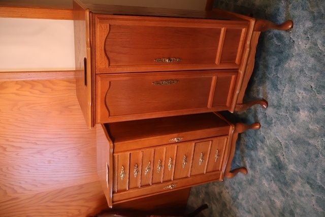 Item Image for Hummels/Goebel - Barbie - Princess Diana - Furniture