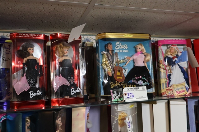 Item Image for Hummels/Goebel - Barbie - Princess Diana - Furniture
