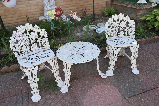 Item Image for Hummels/Goebel - Barbie - Princess Diana - Furniture