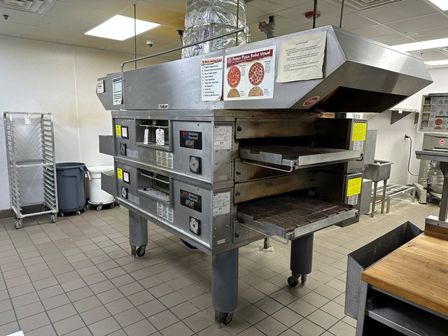 Item Image for Walk-In cooler, Middleby PS670 Pizza ovens, 60 qt. Mixer Auction