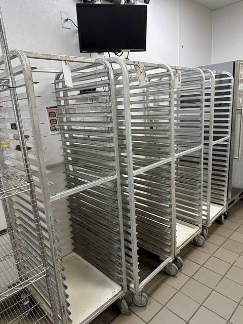 Item Image for Walk-In cooler, Middleby PS670 Pizza ovens, 60 qt. Mixer Auction