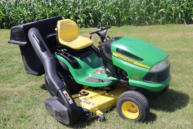 Item Image for Farm Machinery Auction