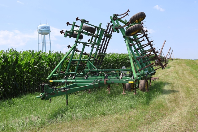 Item Image for Farm Machinery Auction