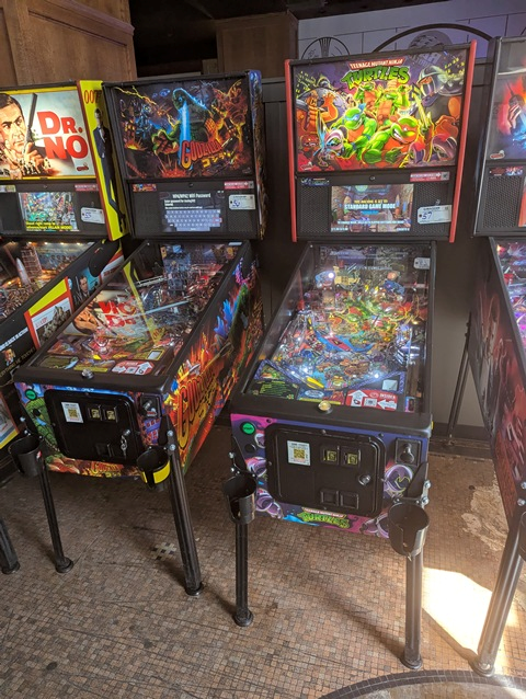 Item Image for 13 Pinball - 30 Arcade & Games of Chance