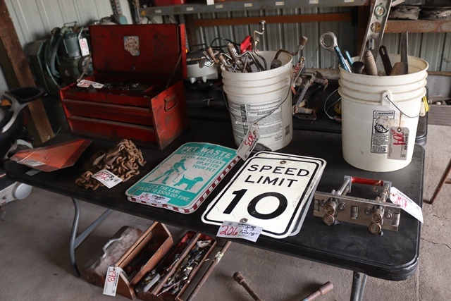 Item Image for Fork Lift, Trailers, Pallet Racking, Shop Equipment, Hand & Power Tools