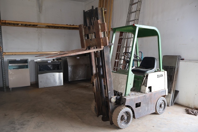 Item Image for Fork Lift, Trailers, Pallet Racking, Shop Equipment, Hand & Power Tools