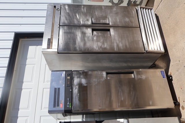 Item Image for 3 to 4 Ice Cream machines - pizza restaurant