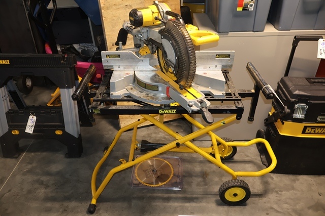 Item Image for Most of this is show room clean equipment