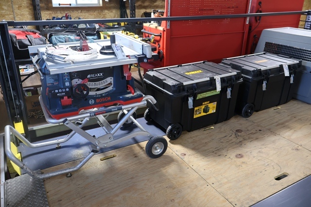 Item Image for Most of this is show room clean equipment