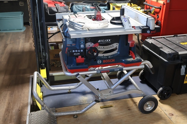 Item Image for Most of this is show room clean equipment