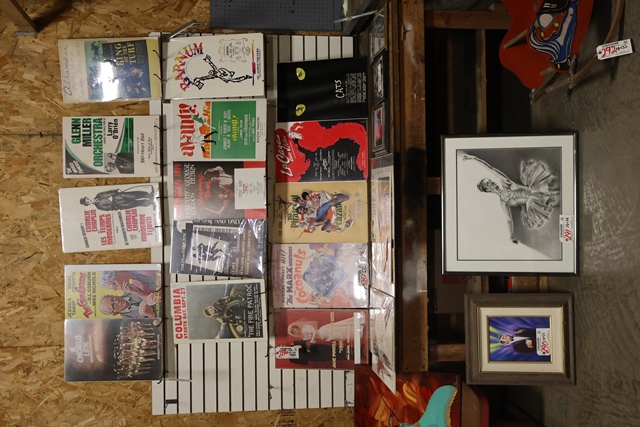 Item Image for Amazing Offering - Look Close