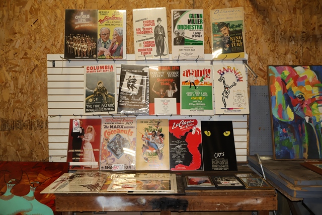 Item Image for Amazing Offering - Look Close