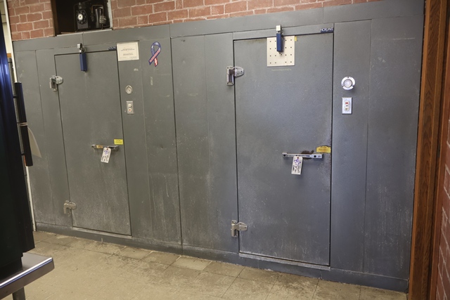 Item Image for Viewing: Monday April 6th from 1:00 PM to 3:00 PM