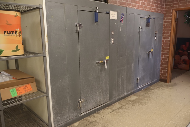 Item Image for Viewing: Monday April 6th from 1:00 PM to 3:00 PM